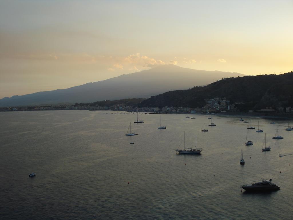 B&B La Casa Di Luigi Giardini Naxos Ngoại thất bức ảnh